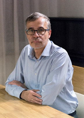 prof. dr hab. n. farm. Janusz Kasperczyk