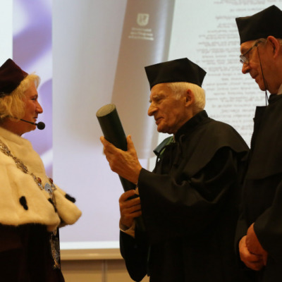moment wręczenia tytułu