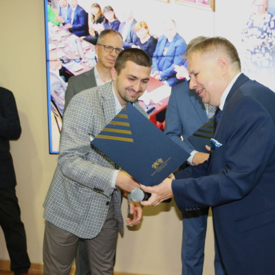 Prof. Tomasz Szczepański, Rektor SUM wręcza powołania na funkcje kierowników jednostek SUM