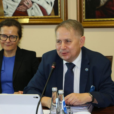Prof. Tomasz Szczepański, Rektor SUM wręcza powołania na funkcje kierowników jednostek SUM