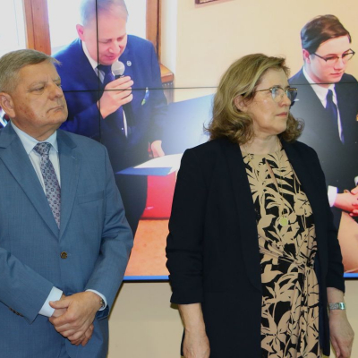 Prof. Tomasz Szczepański, Rektor SUM wręcza powołania na funkcje kierowników jednostek SUM