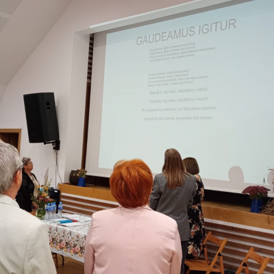 Otwarcie inauguracji Stowarzyszenia Uniwersytetu Trzeciego Wieku w Brennej, uroczystym Gaudeamus Igitur