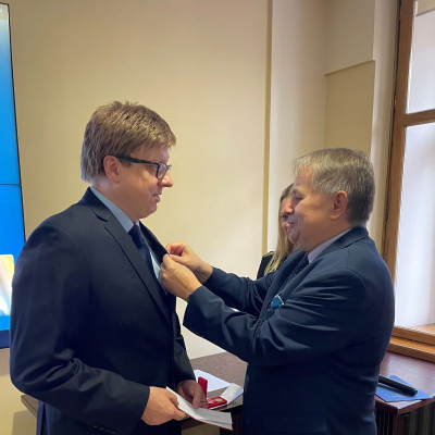 Fotorelacja z uroczystego wręczenie medali Komisji Edukacji Narodowej w ŚUM.