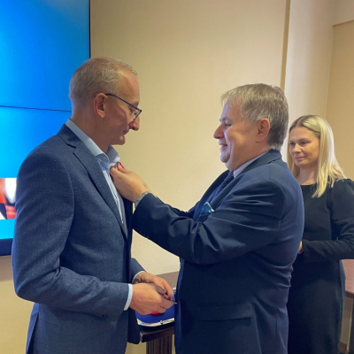 Fotorelacja z uroczystego wręczenie medali Komisji Edukacji Narodowej w ŚUM.