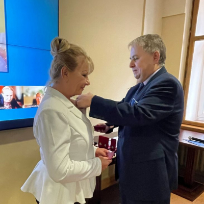Fotorelacja z uroczystego wręczenie medali Komisji Edukacji Narodowej w ŚUM.