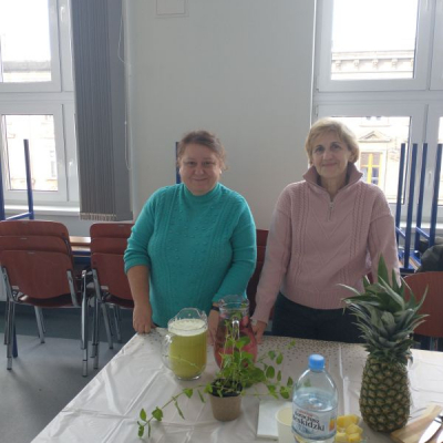 Pierwsze zajęcia na Uniwersytecie Trzeciego Wieku przy Wydziale Zdrowia Publicznego w Bytomiu. Były to warsztaty poświęcone nawodnieniu,